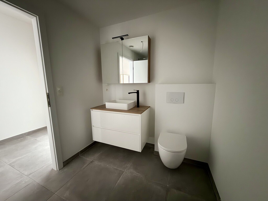 B5BA8549-6104-4F71-BA94-FB5F8C2941CD_1_105_c