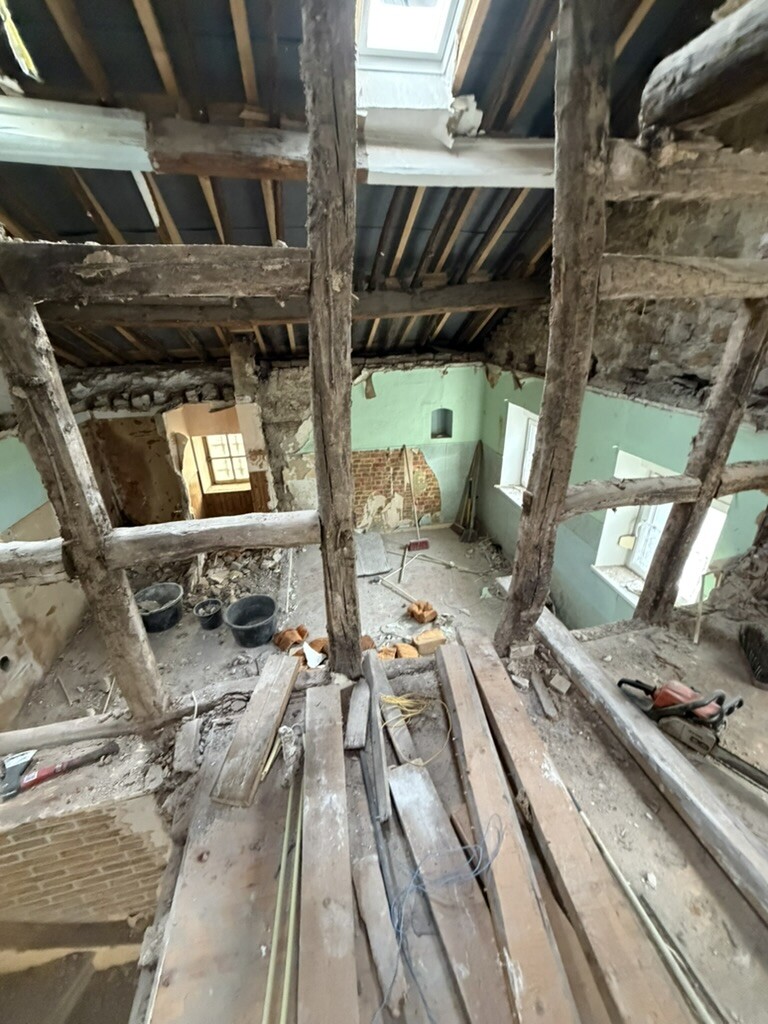 7718FCAE-BDA2-48D9-A4AD-D37C83B6D39A_1_105_c