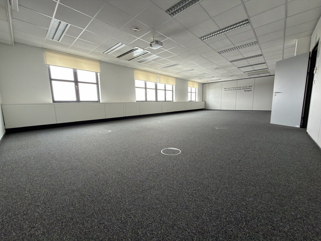 9EDC409B-C37F-4F5B-A6E1-46F3CCBE3866_1_105_c