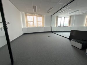 119335A3-11EA-46B5-83F3-E0D96F4EE3F8_1_105_c