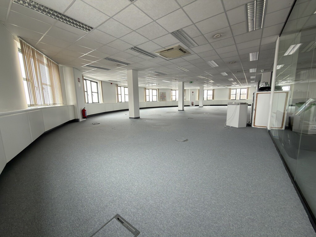 1D0C0569-18AC-4E7E-9E7D-AF721A5B58E0_1_105_c