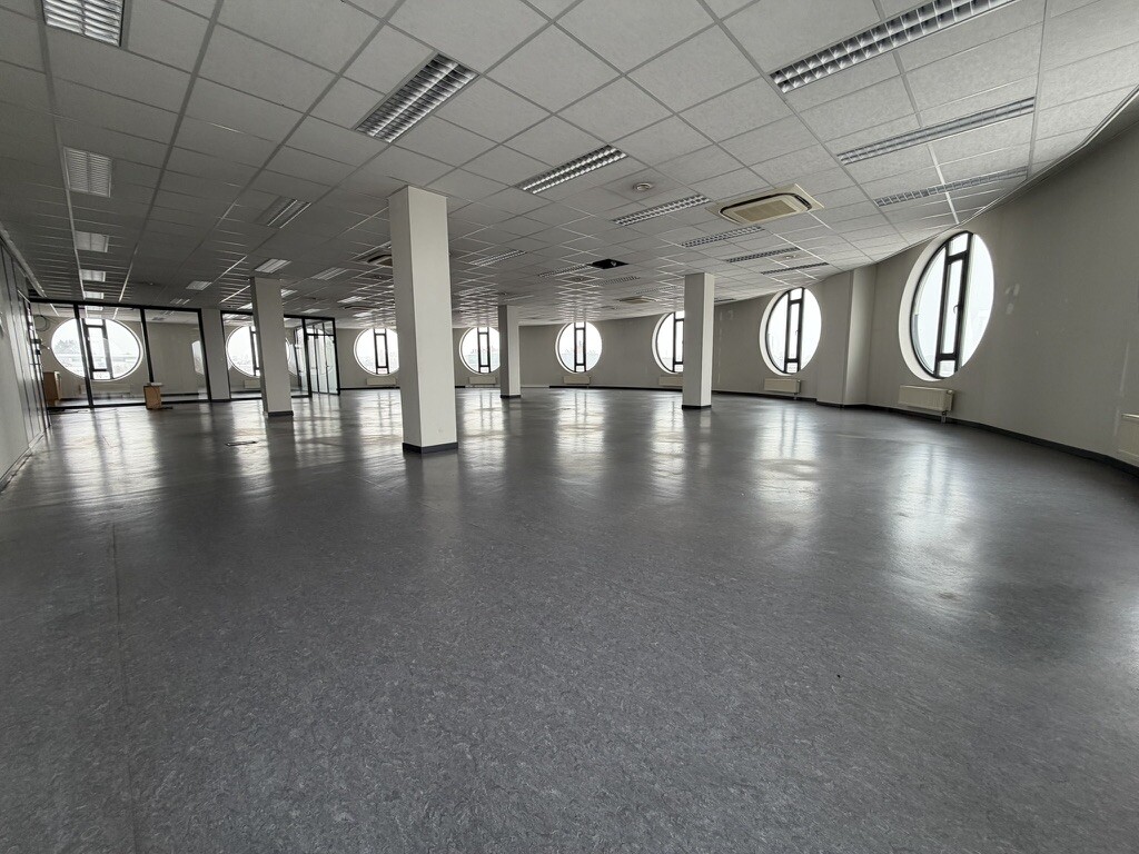 F994B0FE-3D25-42A4-A403-442A0C2E5DBB_1_105_c