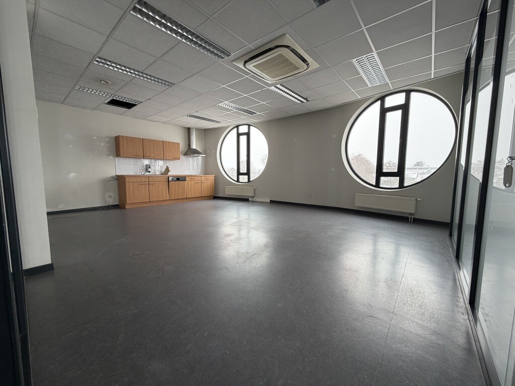 874352B9-06C7-4F96-99F6-B2137560CE11_1_105_c