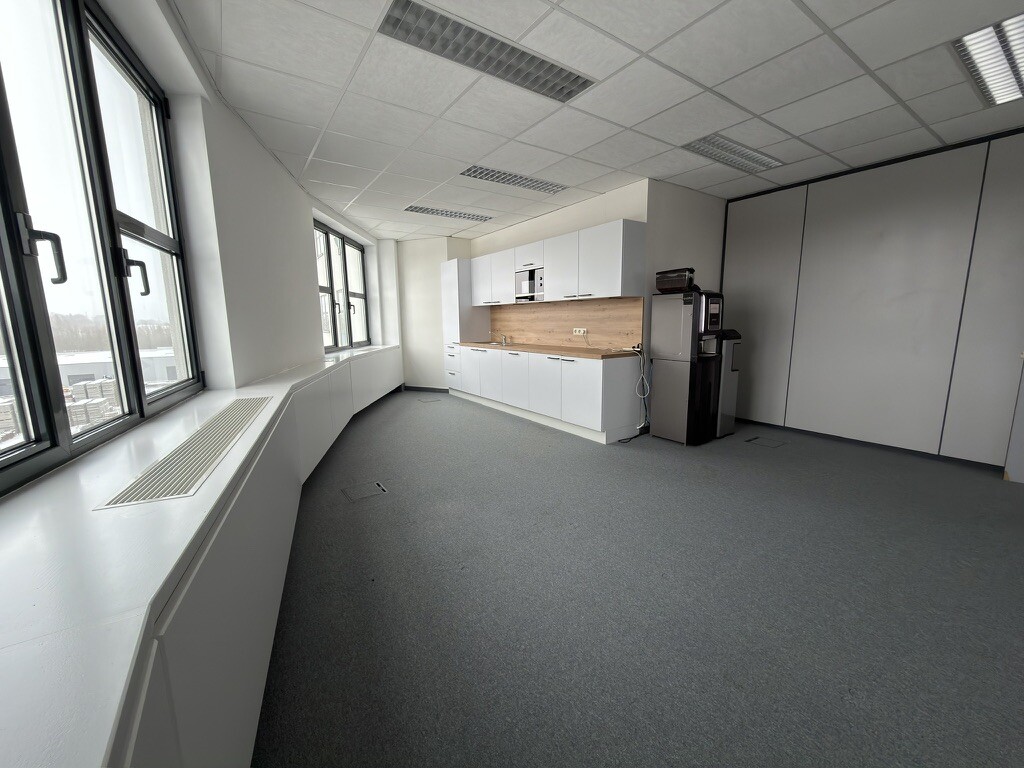 A2560483-578F-4B1C-B044-AD758894EF09_1_105_c