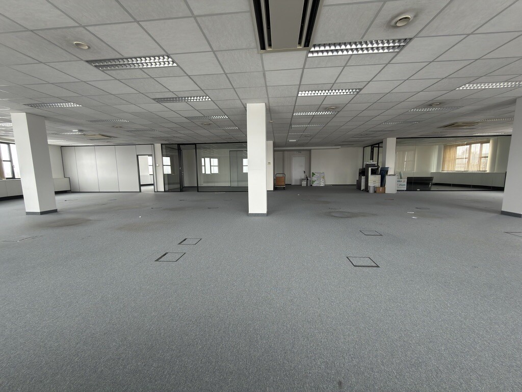 814132B4-38EE-49CB-9F39-0881E5124D30_1_105_c