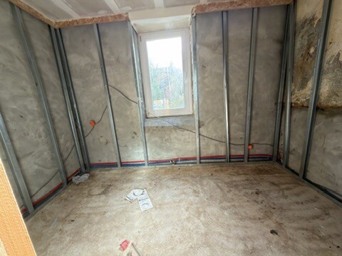 5CB8E3BB-F8C3-4E7E-8F6B-E55E3BEC67A2_4_5005_c